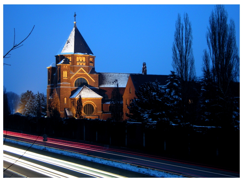 Kloster Kreitz in Neuss- Holzheim an einem eiskalten Winterabend