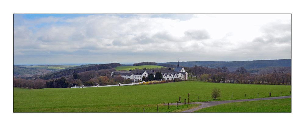 Kloster Mariawald im April