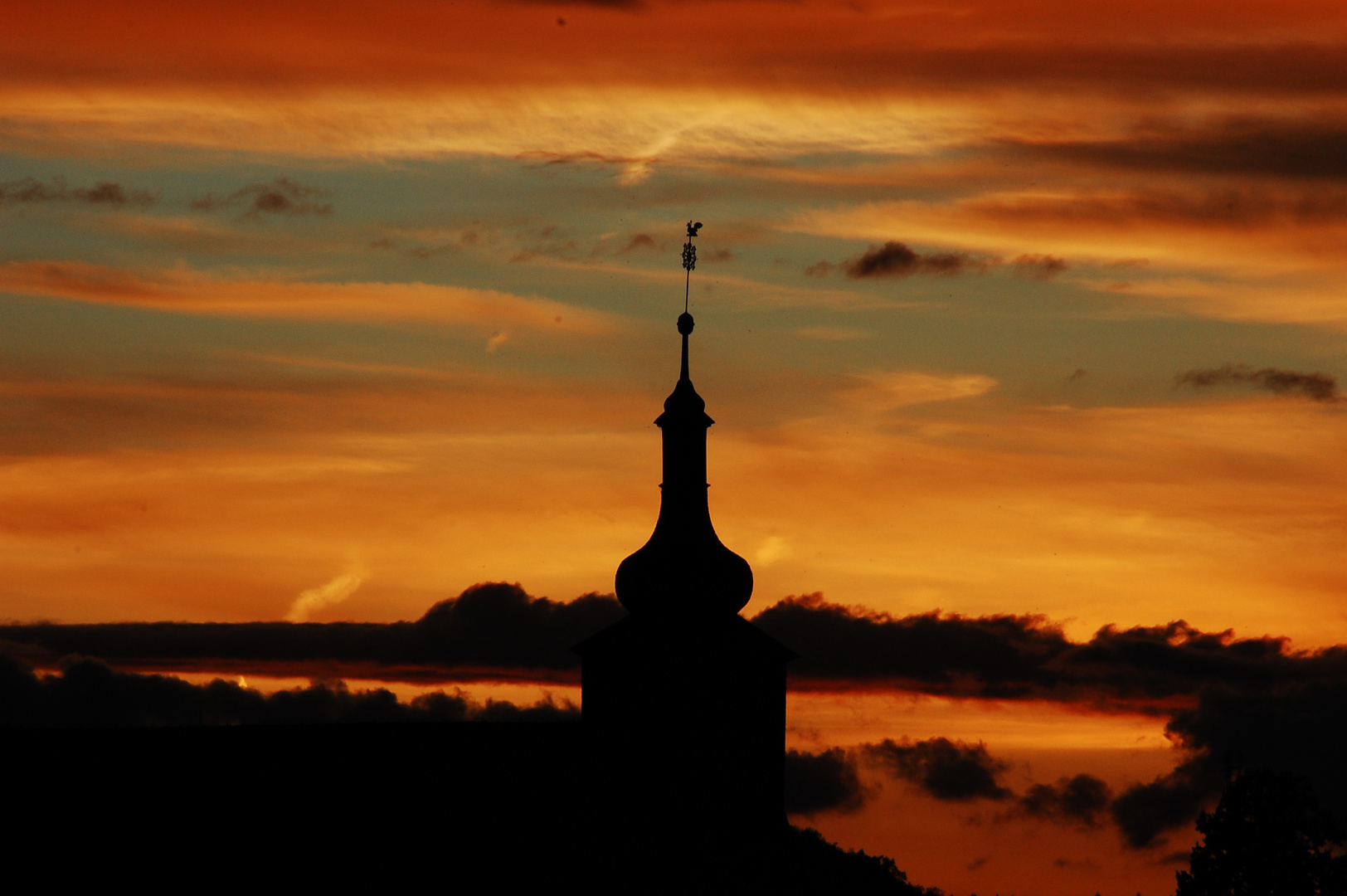 Kloster mit Sonnenuntergang