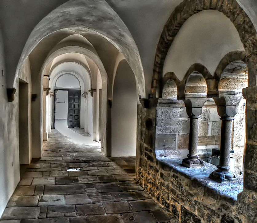 Kloster Osnabrück Foto &amp; Bild alt, fenster, sonne Bilder