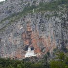 "Kloster Ostrog in Fels in über 2000m Höhe gehauen..."