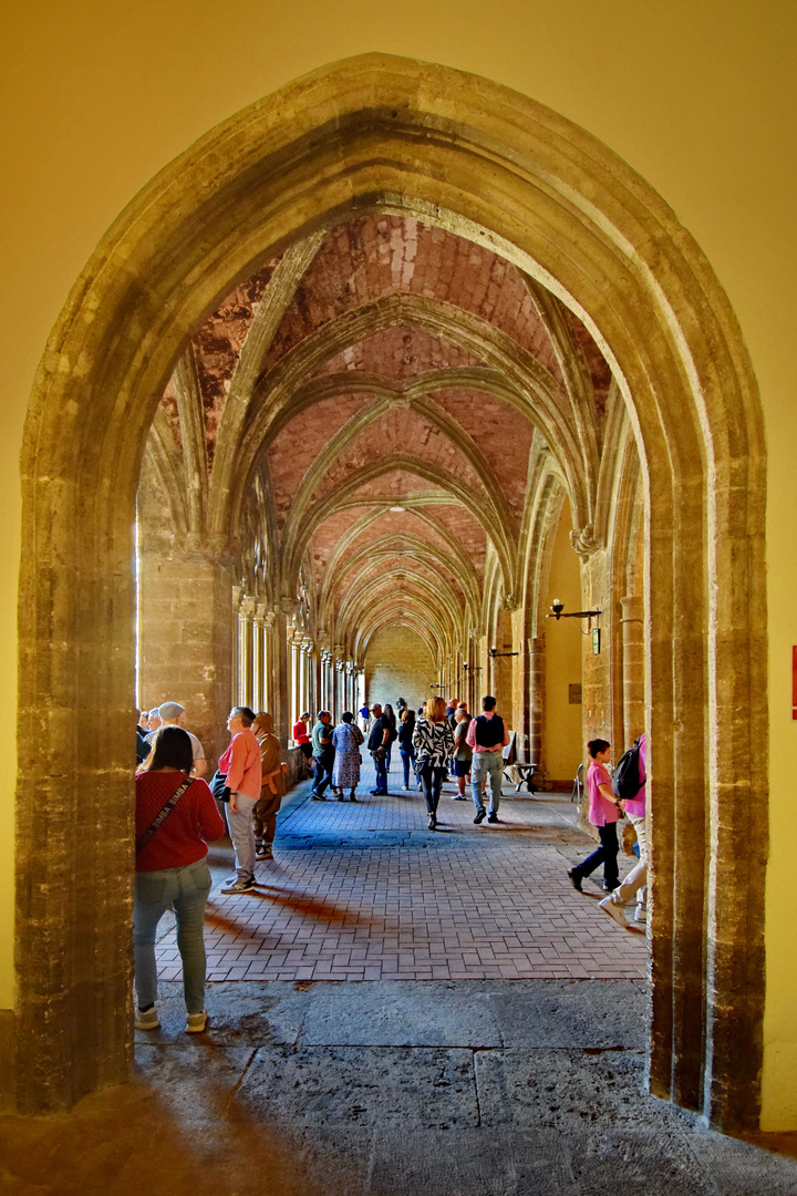 Kloster Santo Domingo mit Durchblick