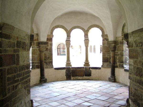 Kloster unser lieben Frauen / Kreuzgang