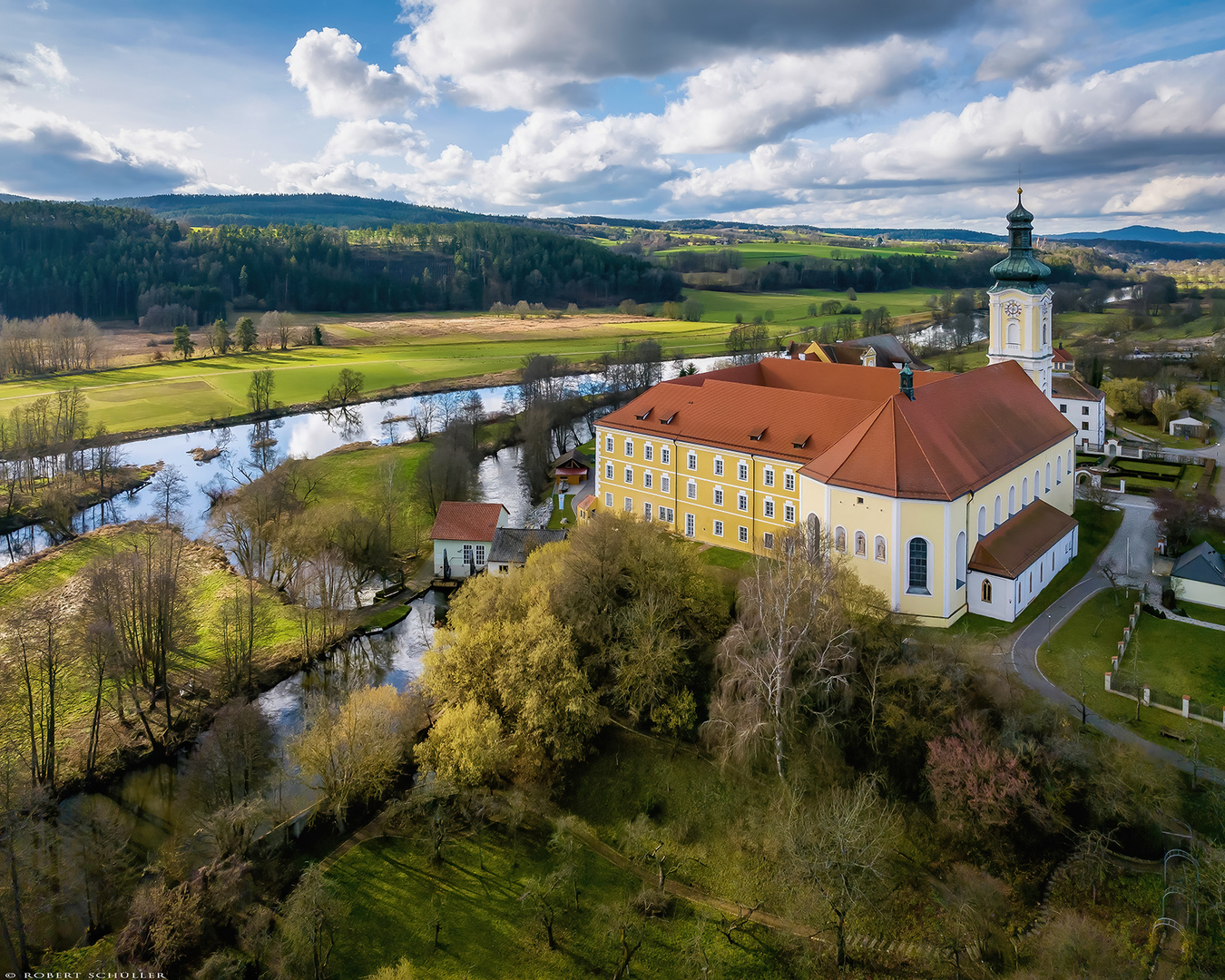  Kloster Walderbach und die „Grauen Mönche“.