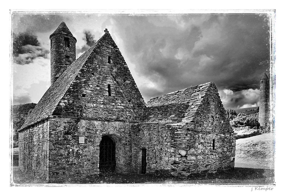 - Klosteranlage Glendalough -
