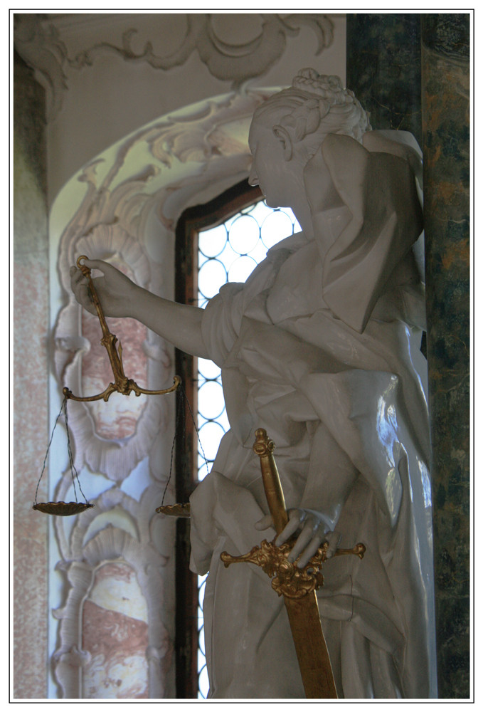 Klosterbibiliothek Wiblingen - Figur der Justitia