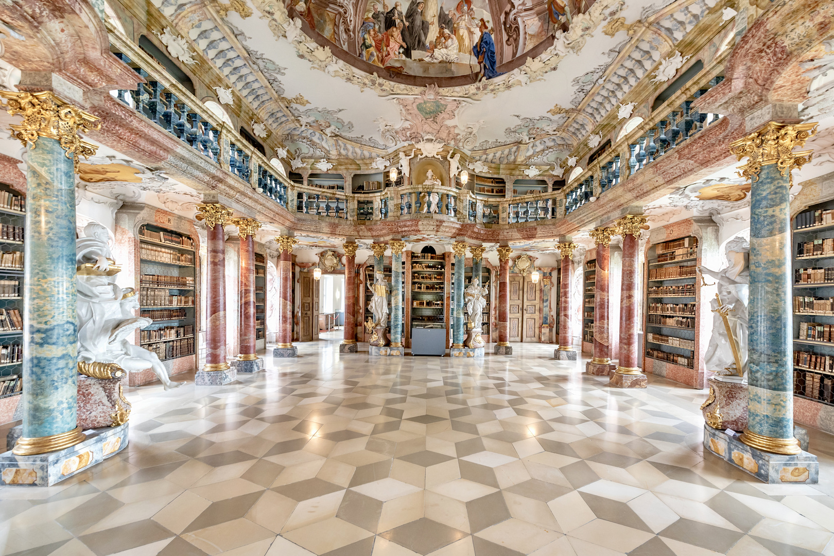 Klosterbibliothek in der Benediktinerabtei Wiblingen