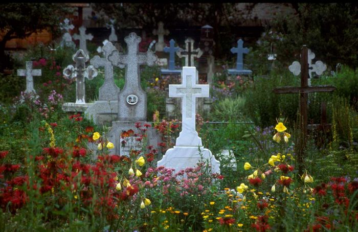 Klosterfriedhof in Rumaenien