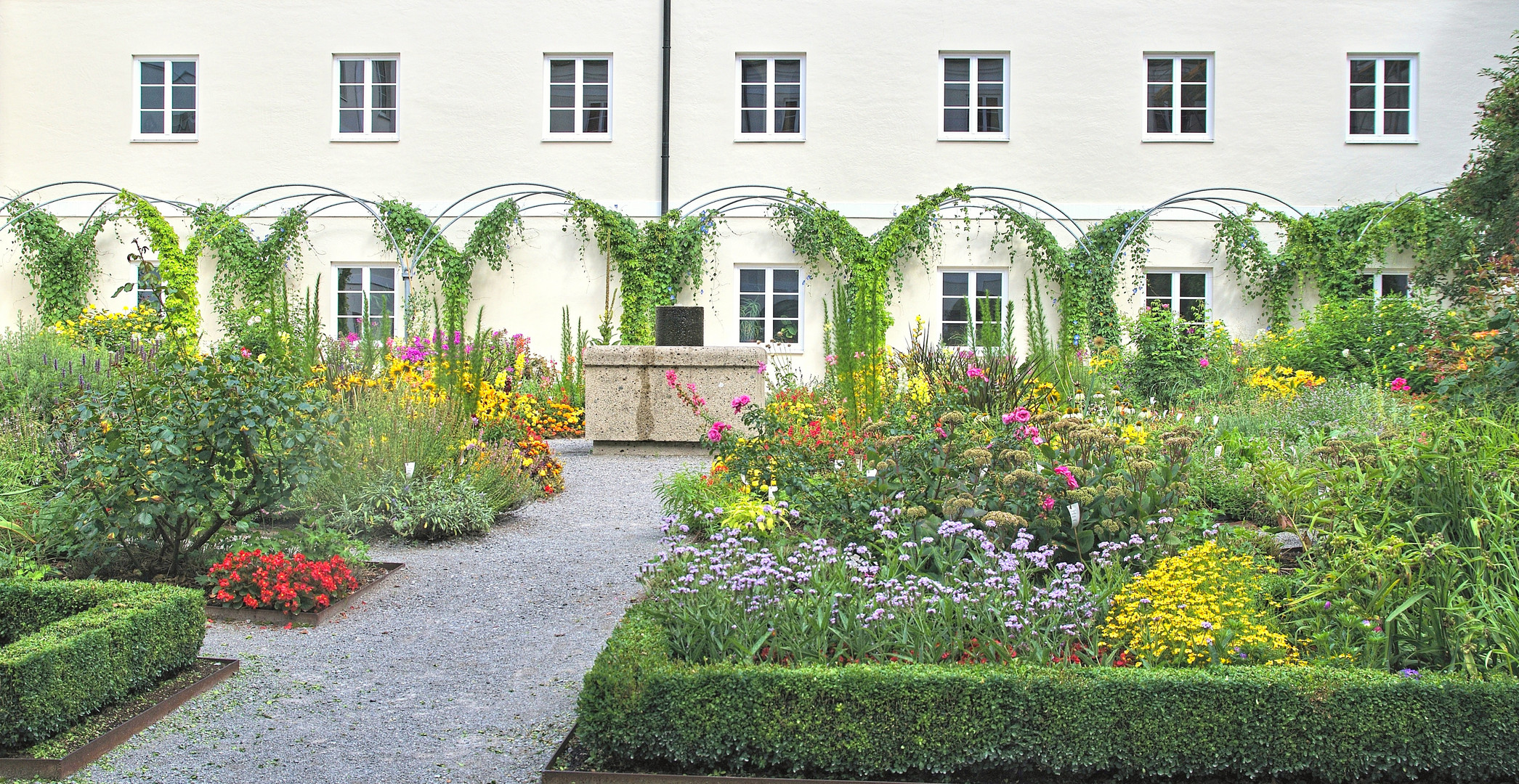 Klostergarten, Prämonstratenserkloster Gars am Inn Foto