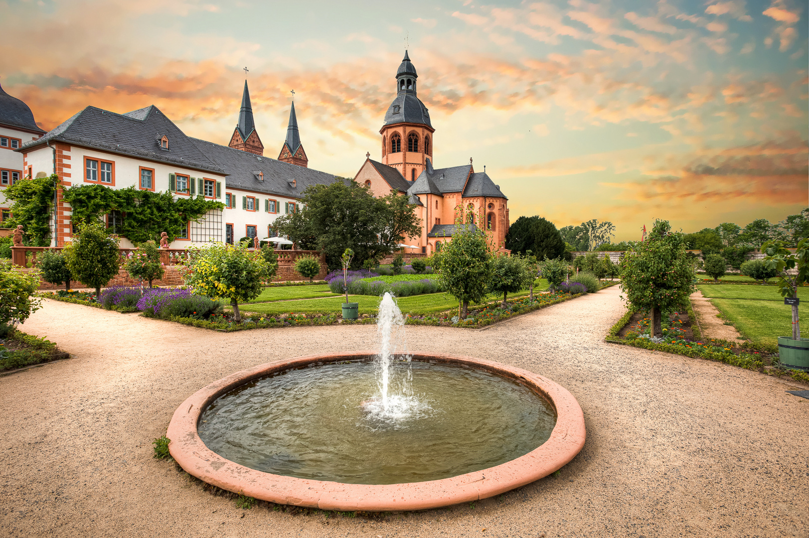 Klostergarten Seligenstadt Foto & Bild architektur