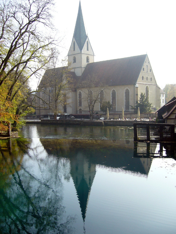 Klosterkirche im Blautopf