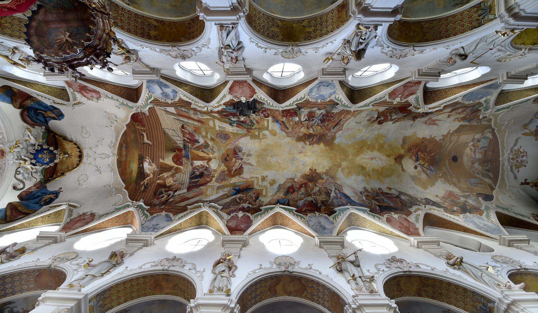 Klosterkirche St Magnus Blick zur Decke im Mittelschiff