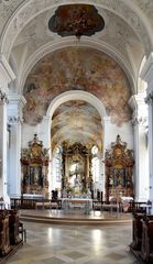 Klosterkirche St. Peter und Paul Weißenau Blick Richtung Chor