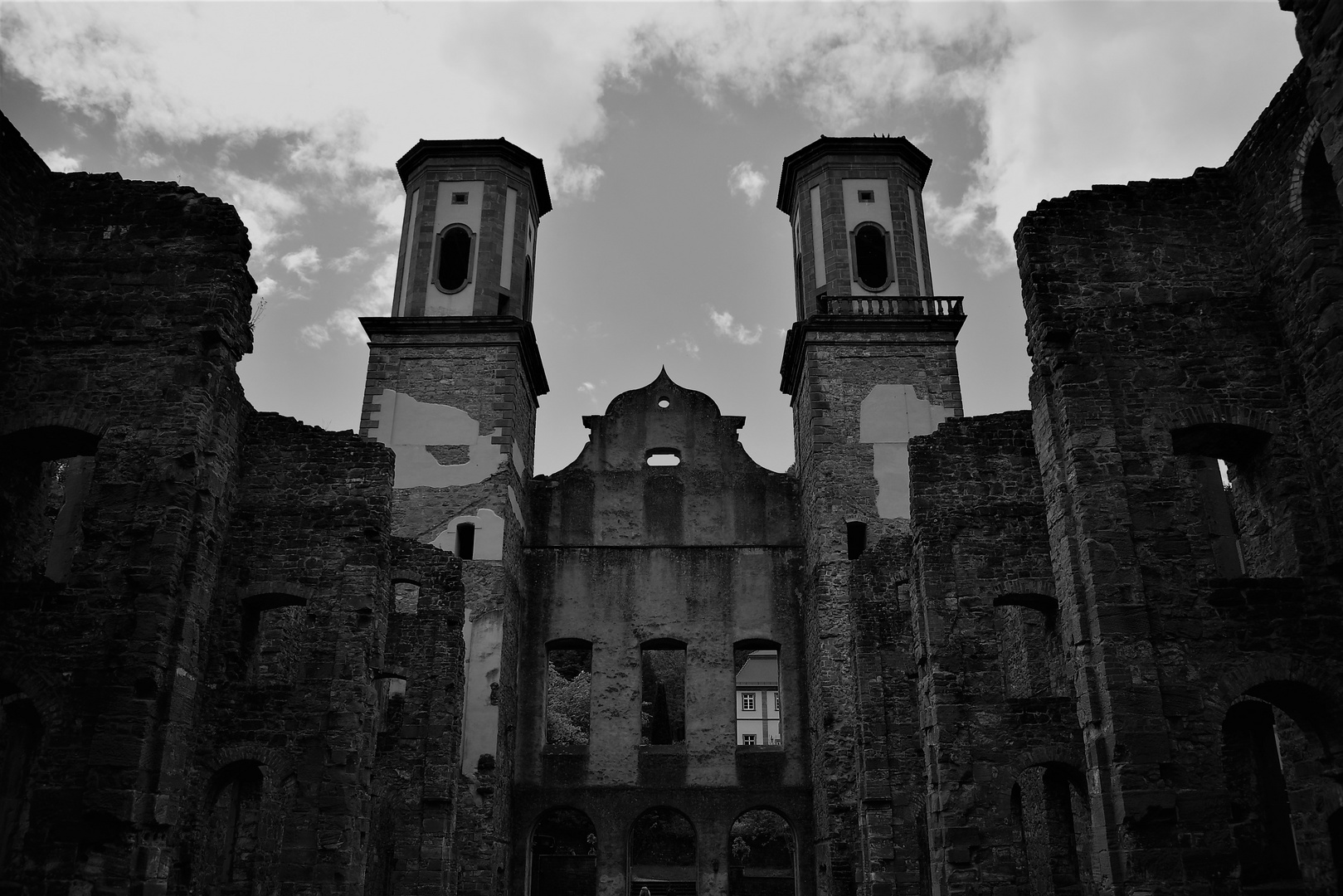 Klosterruine Frauenalb - schwarzweißer Freitag -28.5.21