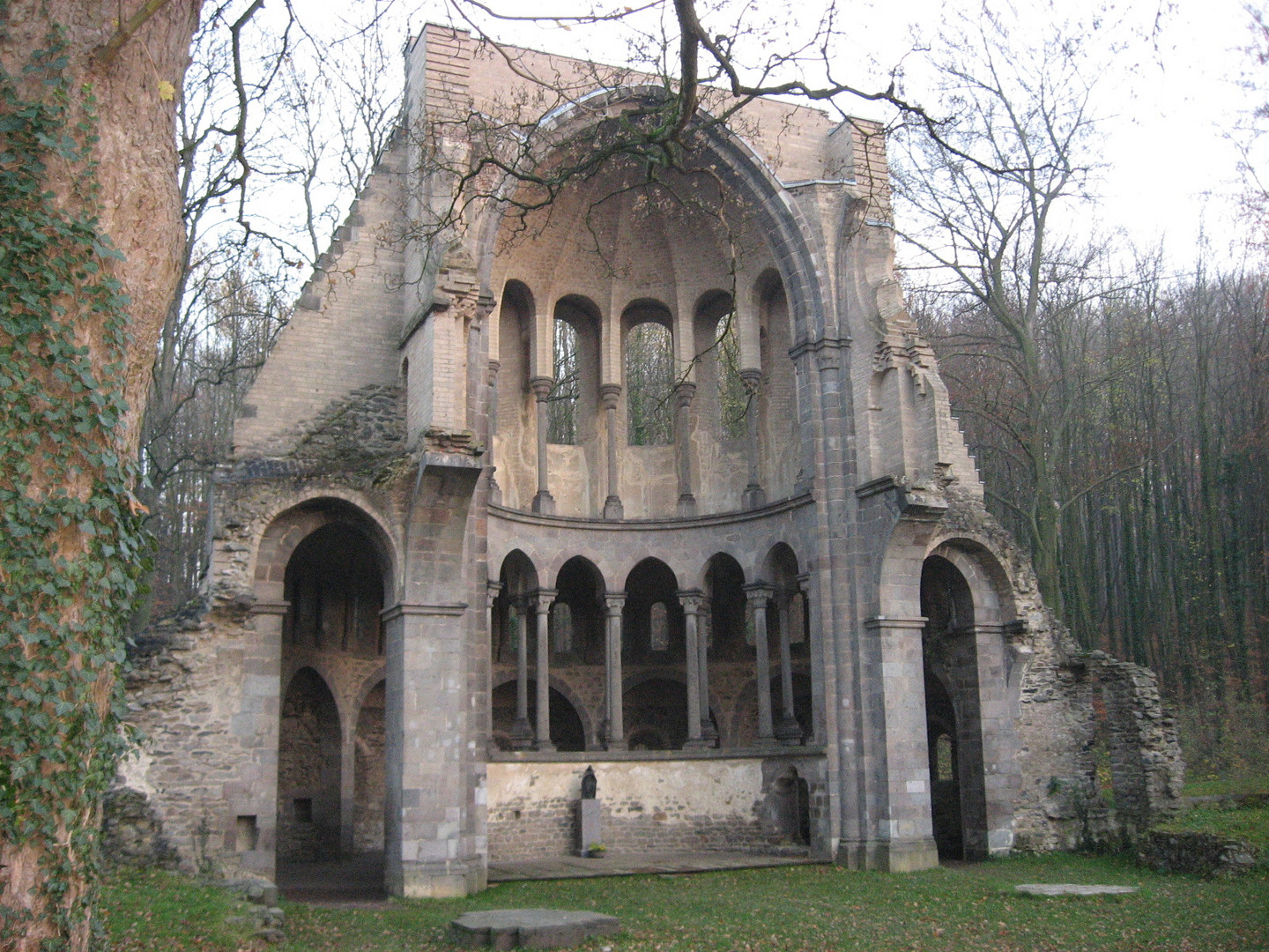 Klosterruine Heisterbach im Siebengebirge