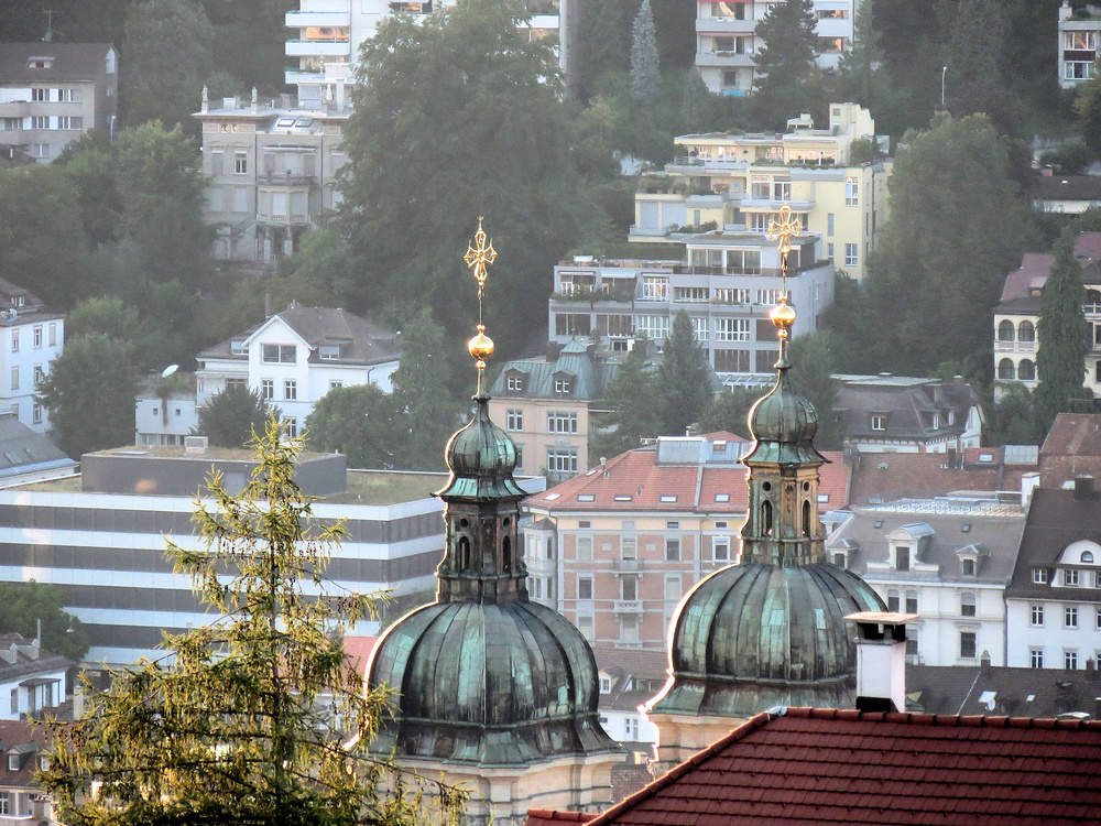 Klostertürme im Abendlicht