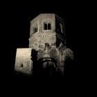 Klosterturm bei Nacht [Schwarz/Weiß]
