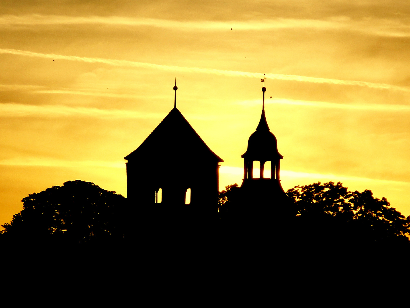 Klosterturm in der Abenddämmerung