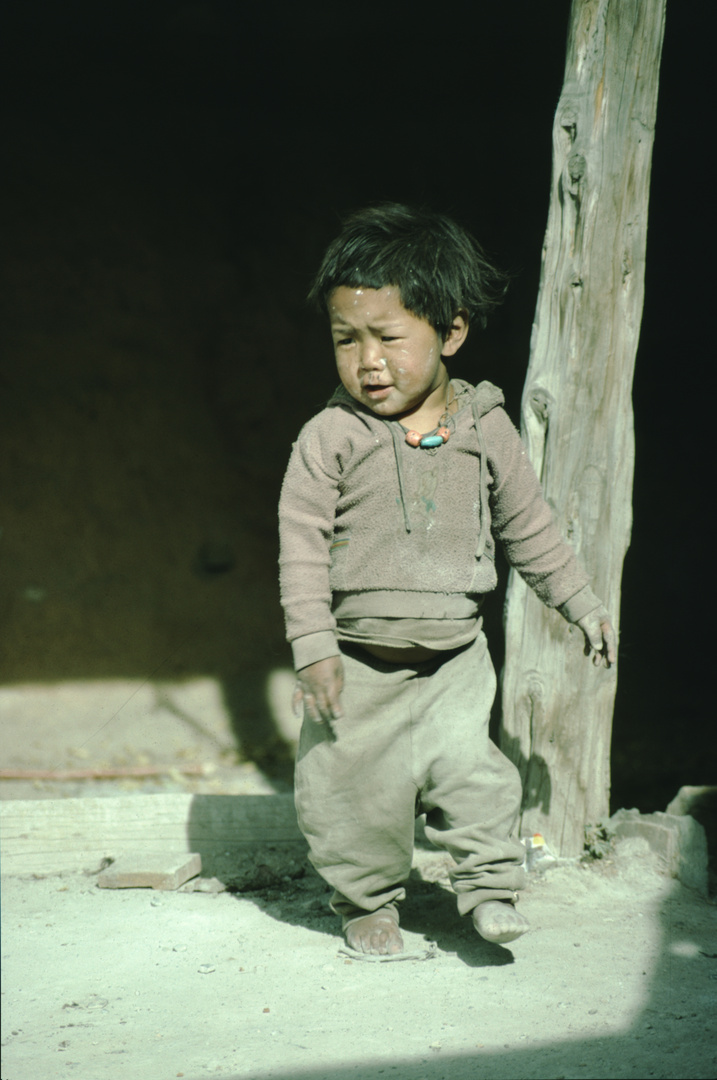 Knabe in Nepal 1993