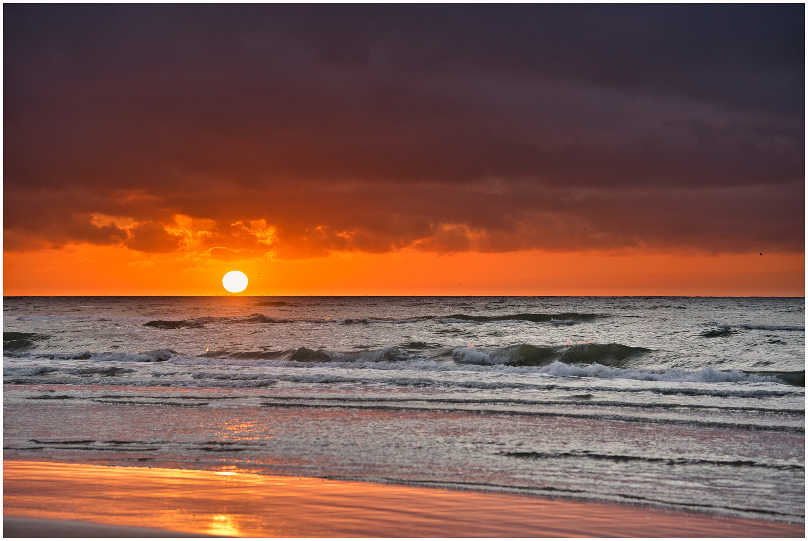 knalliger Sonnenuntergang