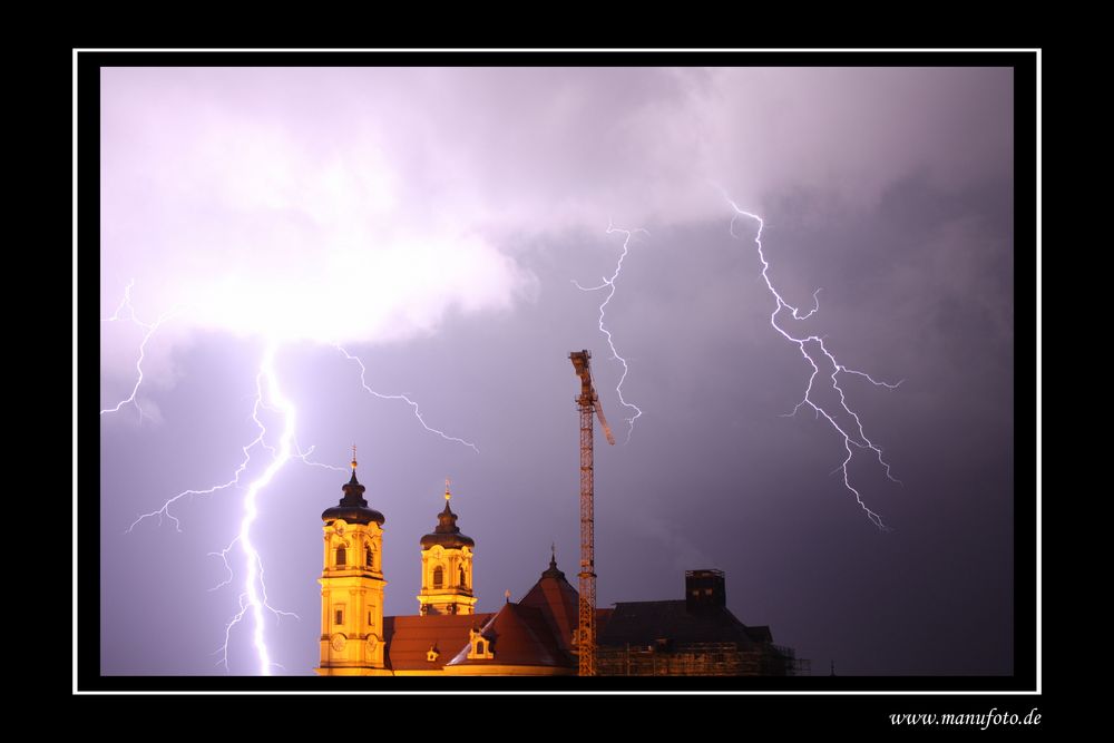 Knapp an der Basilika vorbei