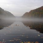 Knapp über Wasser