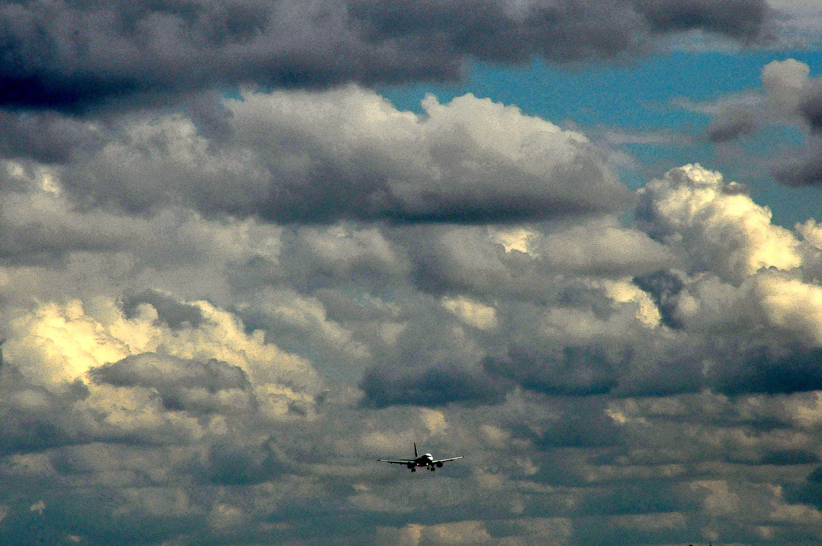 Knapp unter den Wolken