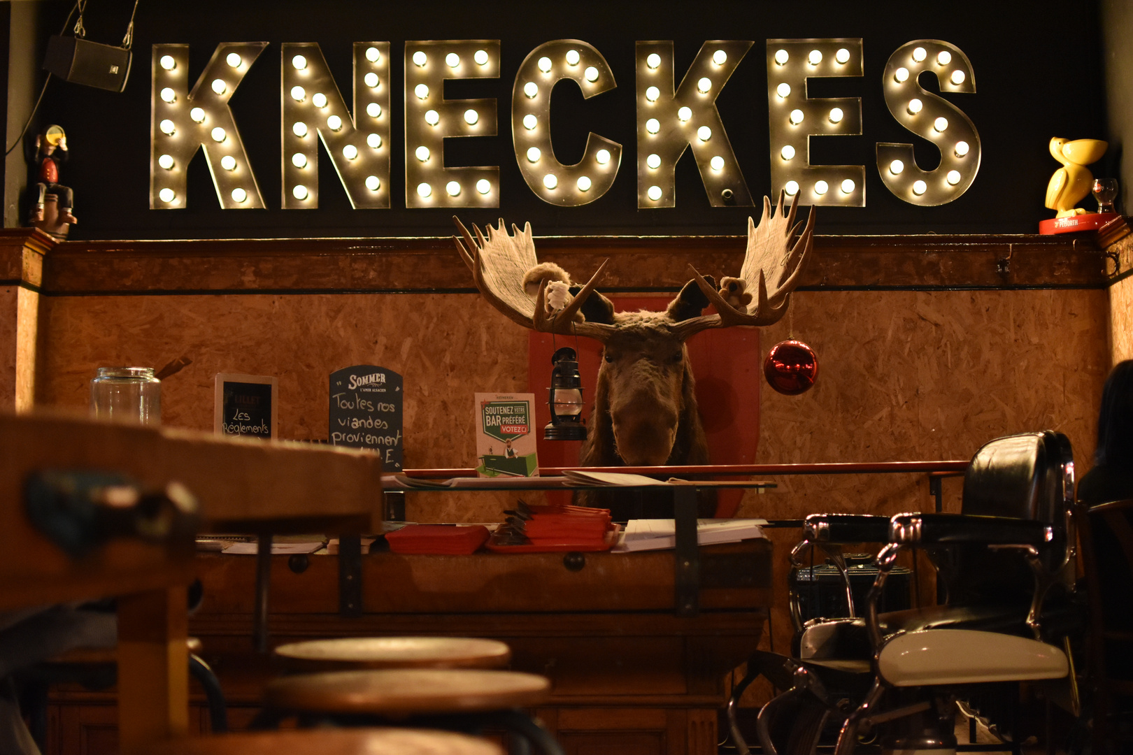 KNECKES