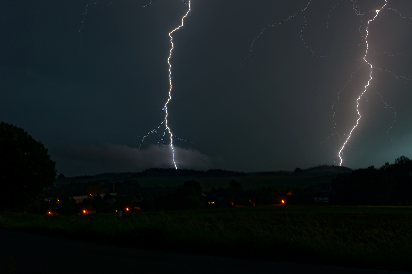 Knister, knister : Gewitter über  Schönbach, 12.06.2019