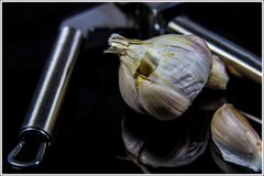 Knoblauch mit Presse