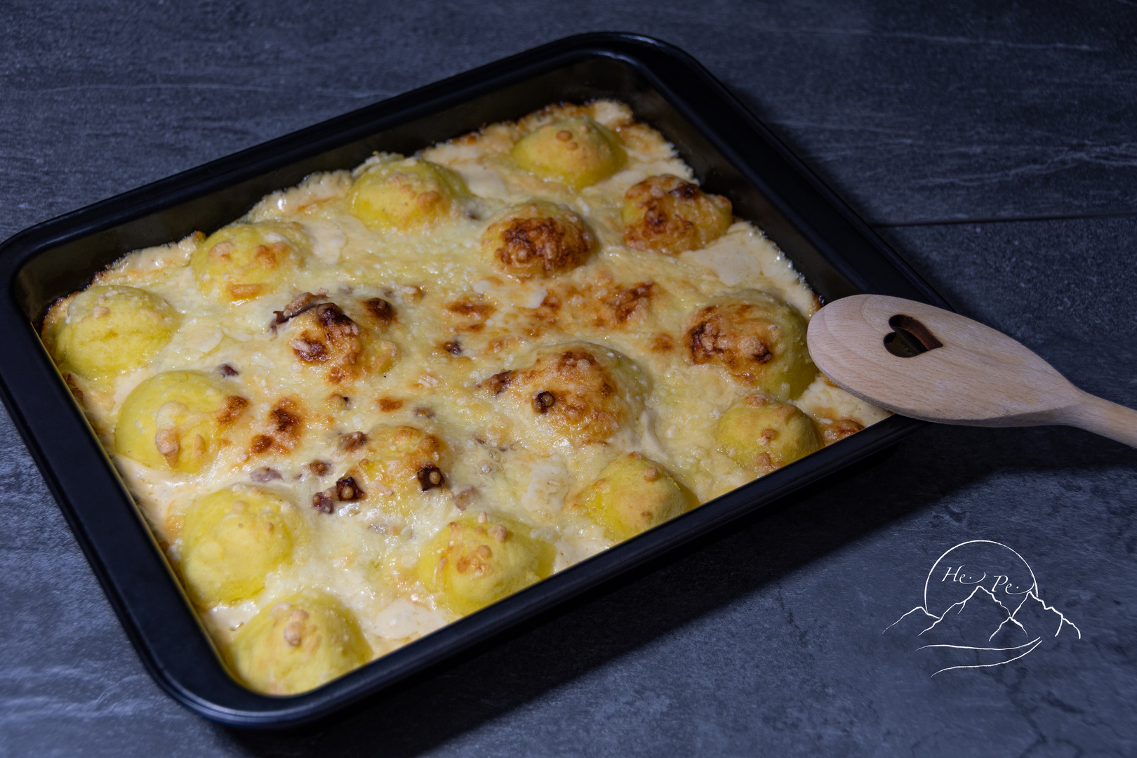 Knödel Auflauf auch Knutschis genannt Foto &amp; Bild | stillleben, food ...