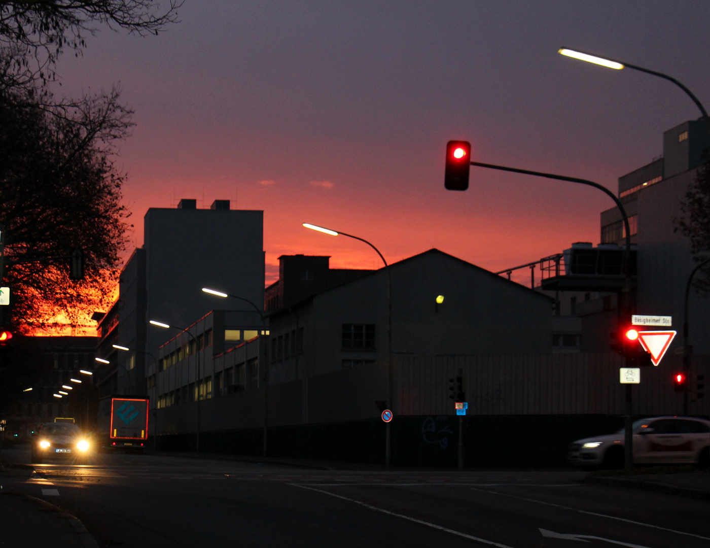 Knorr! Der Himmel brennt! 