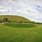 *Knowth*