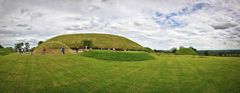 *Knowth*