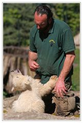 Knut und sein Pfleger