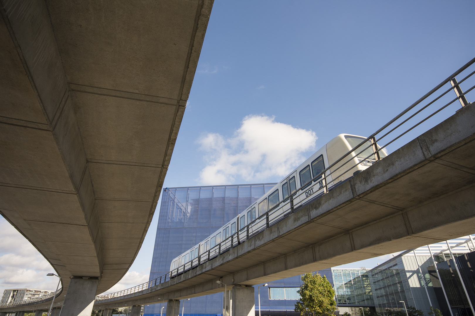 Kobenhavn - Orestad - Fly Over Metro - DR Koncerthuset - 01