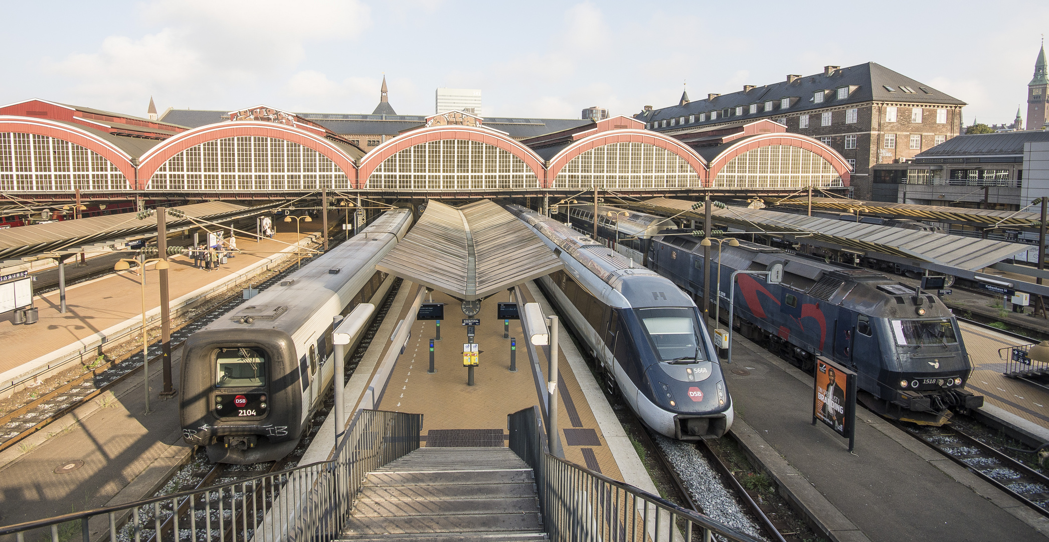 Kobenhavns Hovedbanegard (Central Railway Station) - side Tietgensgade - 03