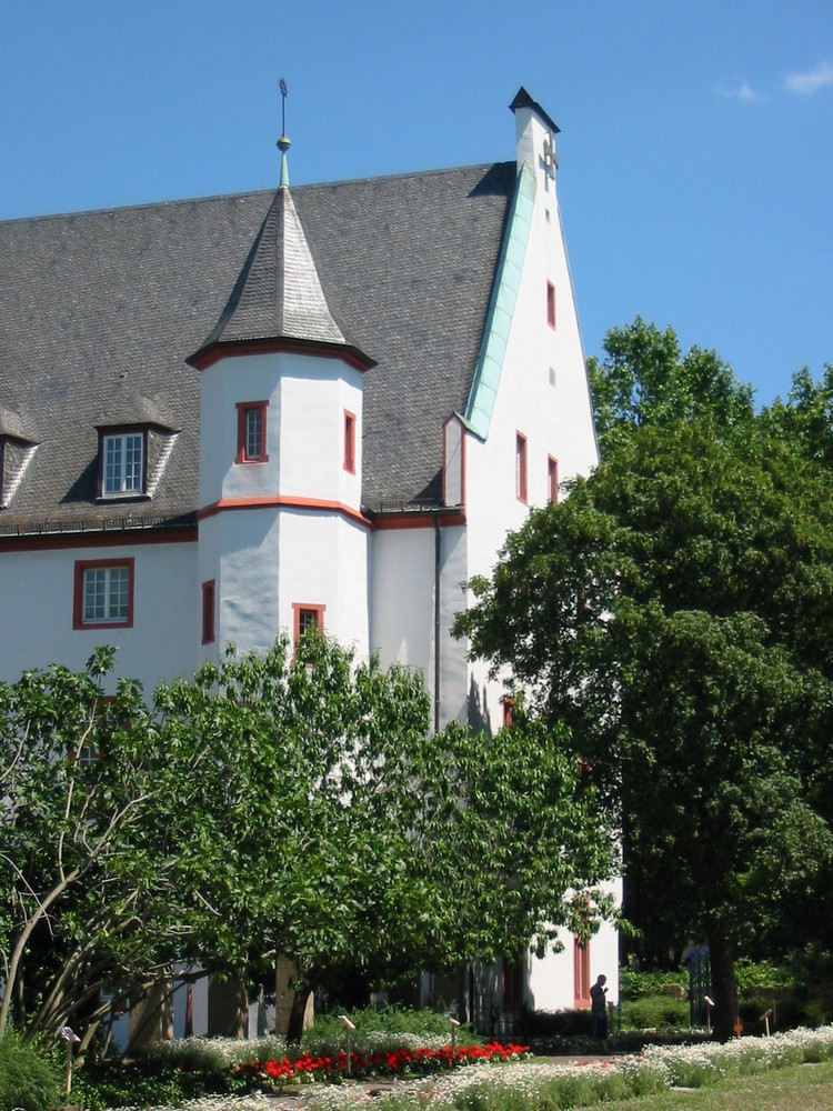 Koblenz - Deutschherrenhaus mit Blumenhof