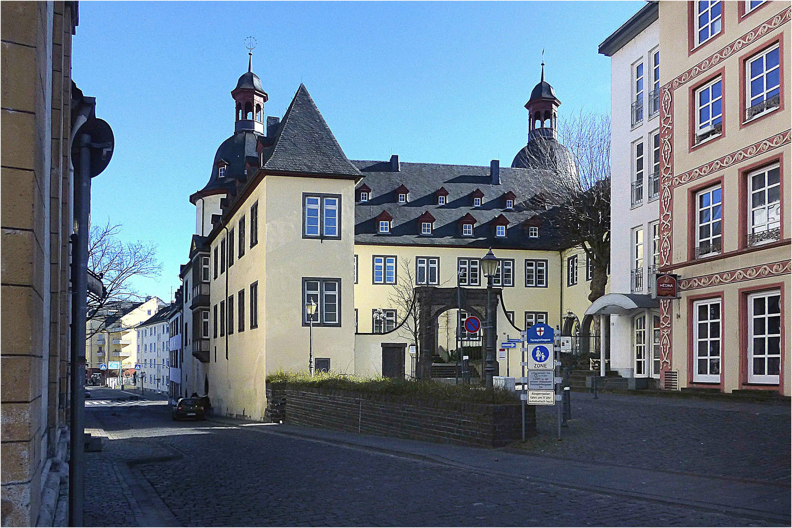 Koblenz (Pfarrhof Liebfrauen mit Portal vom Bassenheimer Hof)