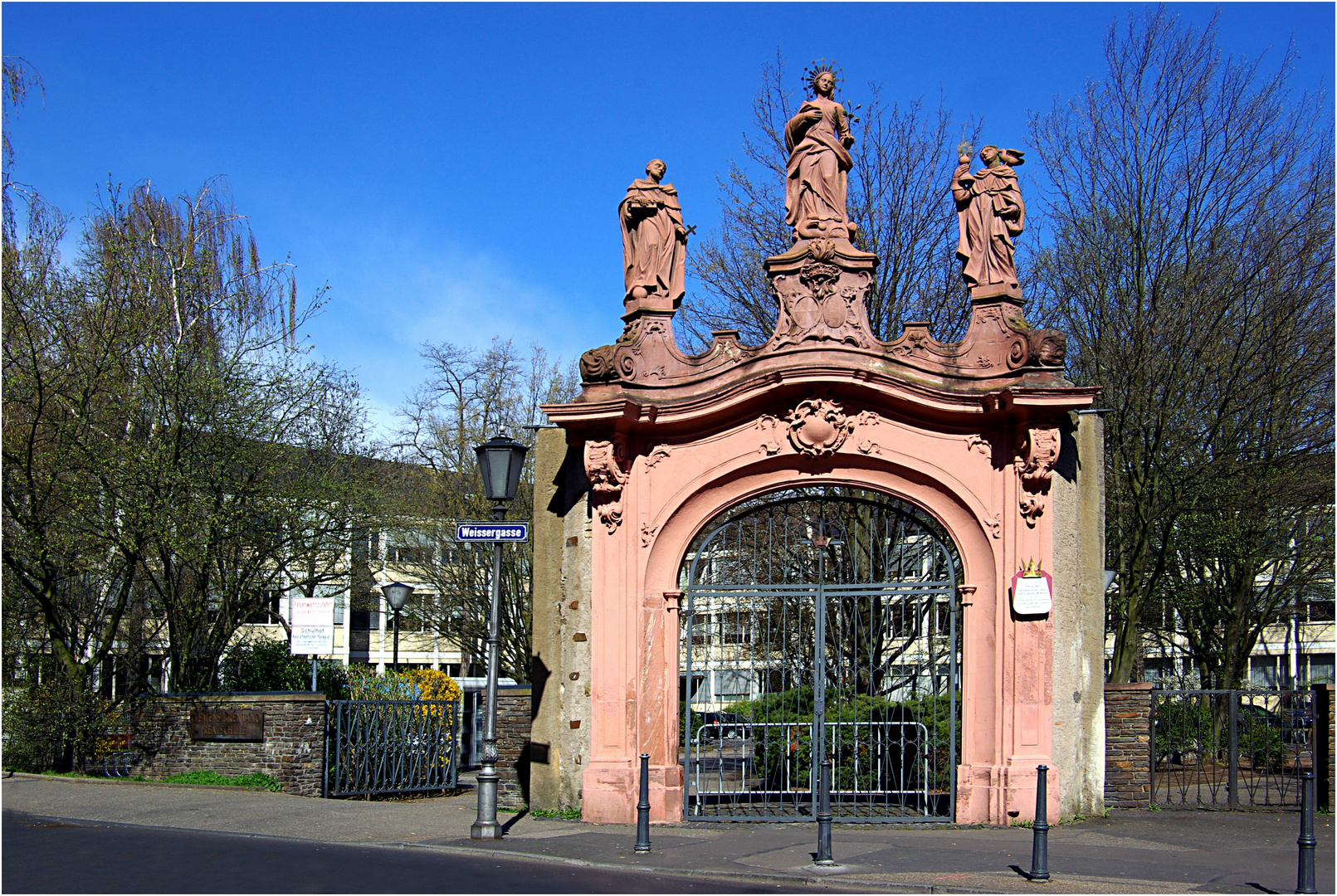 Koblenz (Portal des ehemaligen Dominikanerklosters in der Weißergasse)