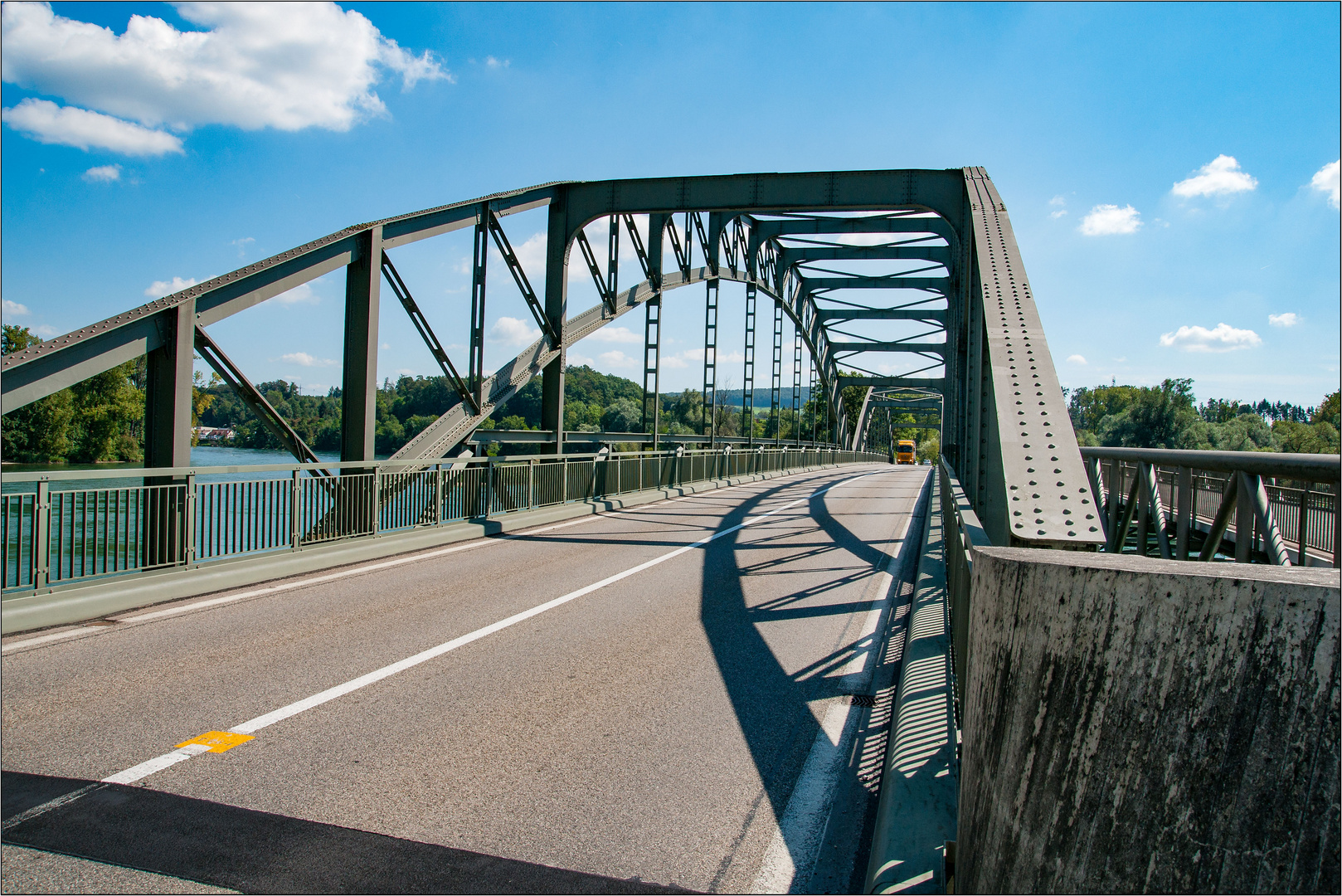 Koblenz, Strassenbrücke über die Aare