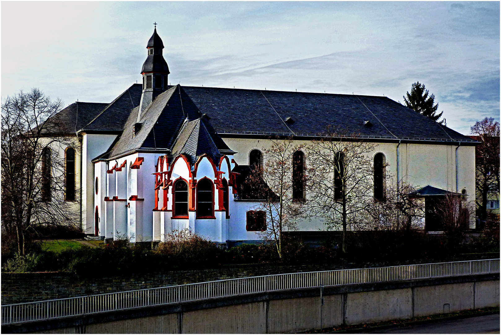 Koblenz Wallfahrtskapelle Maria Hilf und Pfarrkirche dahinter