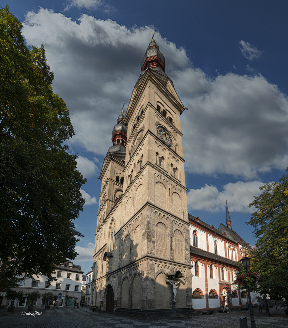 Koblenz_An-der-Owerpfarrkerch_Liebfrauenkirche_von rechts.