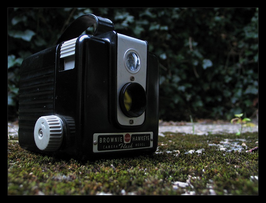 ...kodak brownie hawkeye camera flash model...
