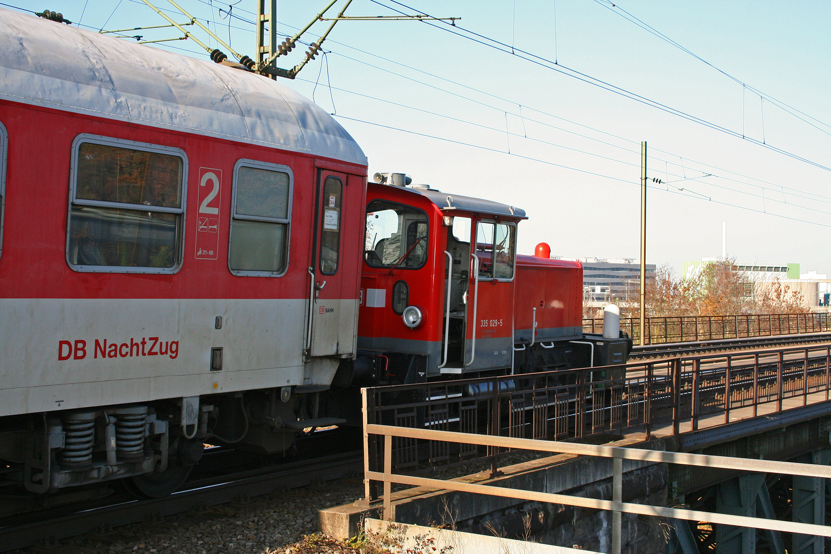 Köf 335 029-5 mit City Night Line 473