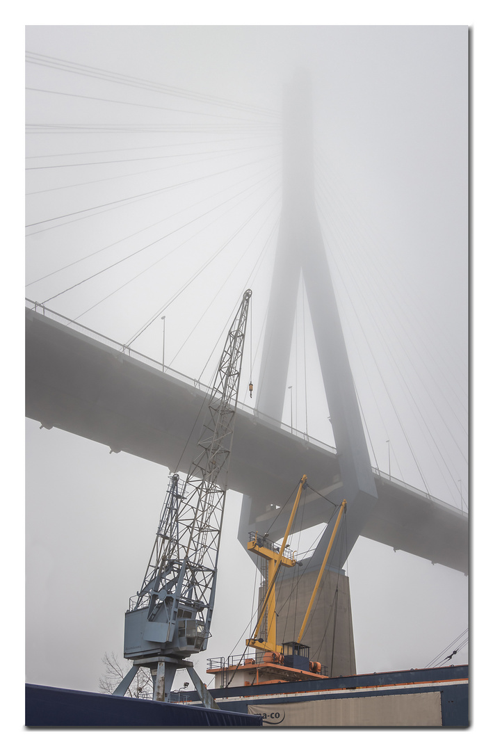 Köhlbrand-Brücke HH bei Nebel