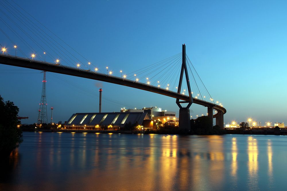 Köhlbrandbrücke am Abend