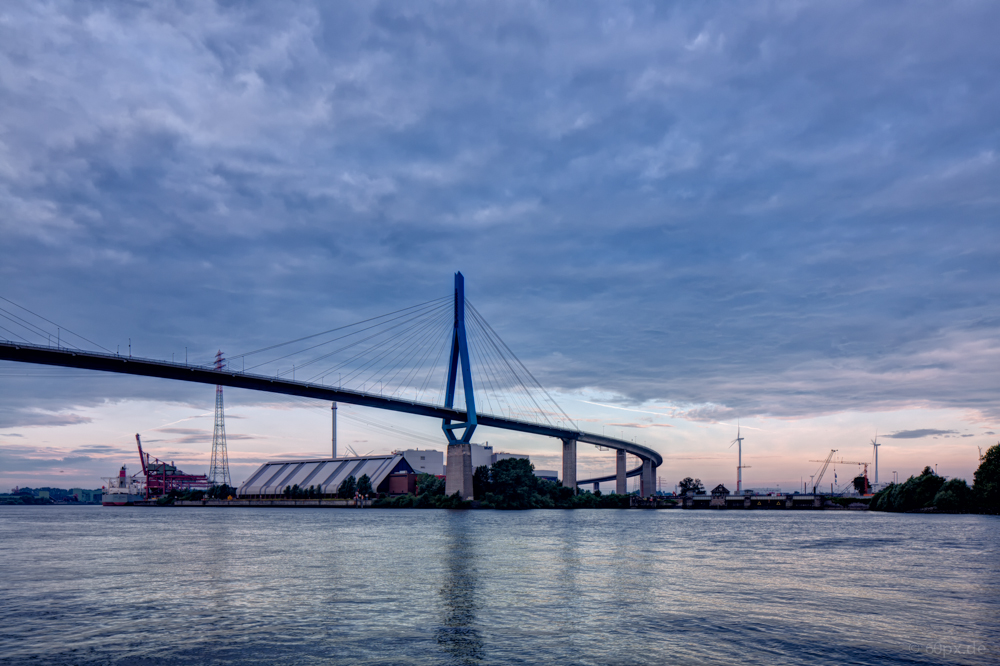 Köhlbrandbrücke am Morgen