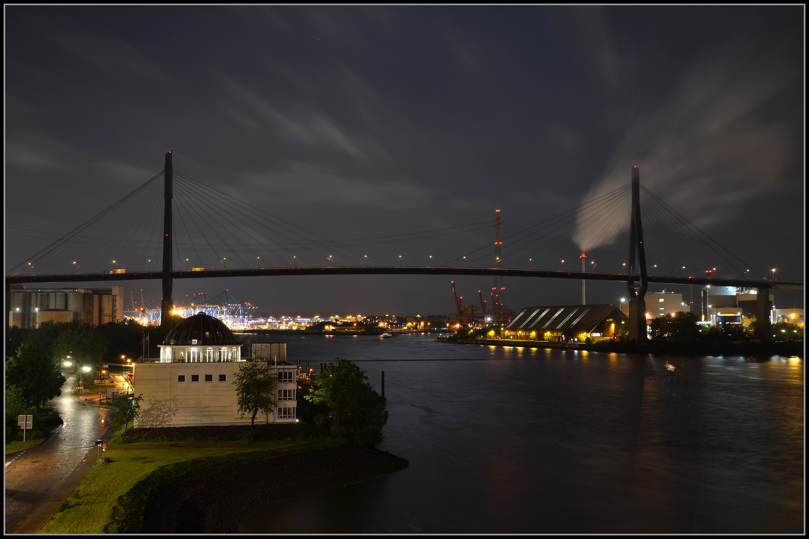 Köhlbrandbrücke bei Nacht