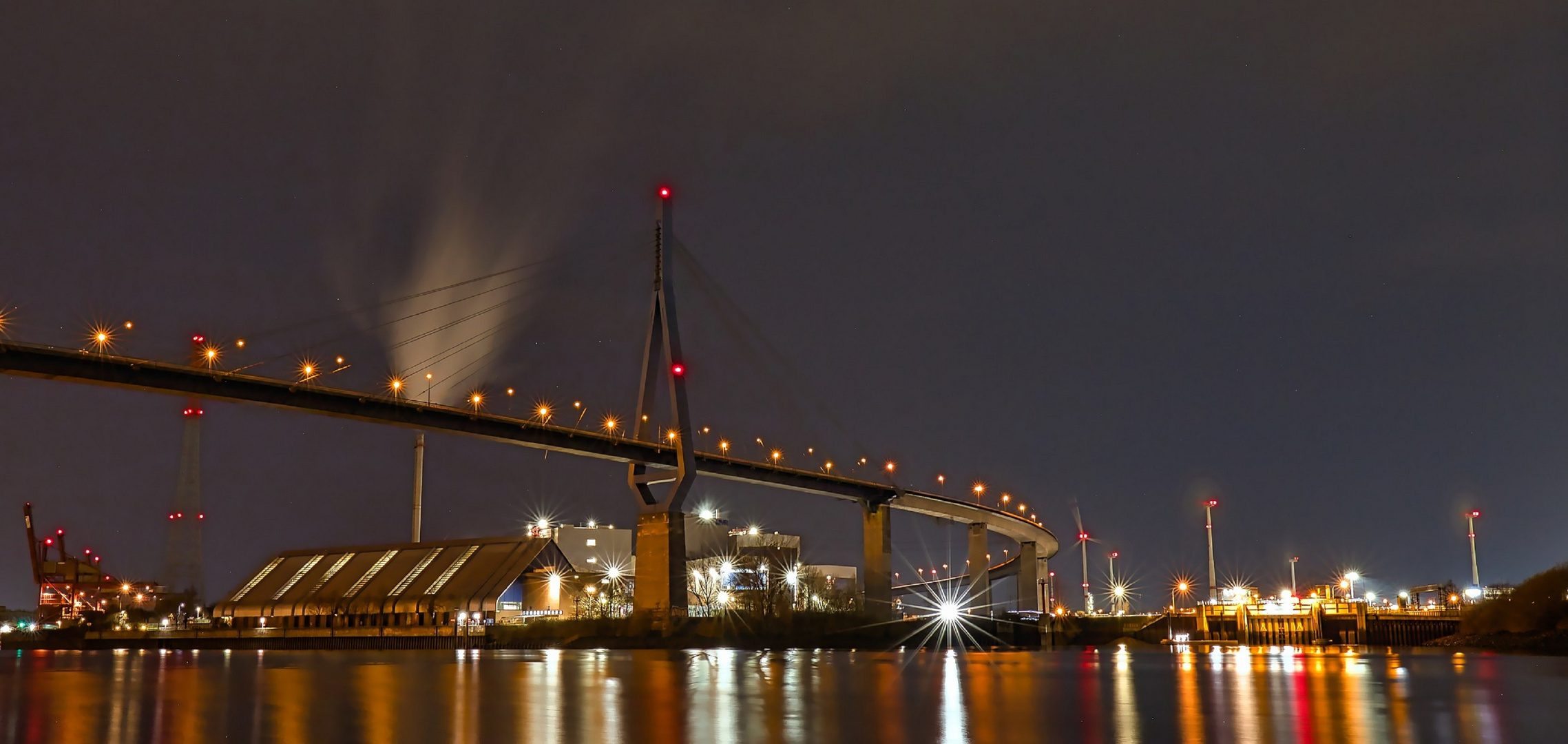 Köhlbrandbrücke bei Nacht